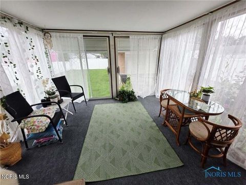 Tiny photo for 1654 Charmaine Drive, Toledo, OH 43614 (MLS # 10005177)