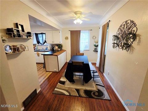 Tiny photo for 1654 Charmaine Drive, Toledo, OH 43614 (MLS # 10005177)