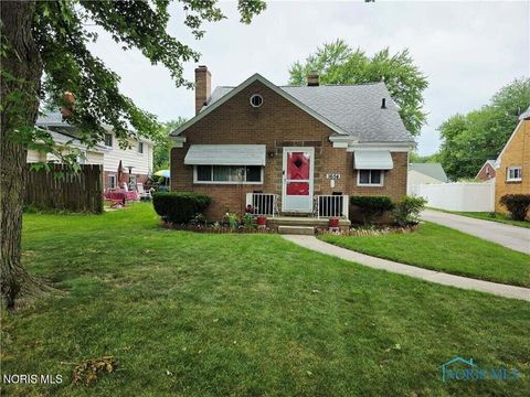 Tiny photo for 1654 Charmaine Drive, Toledo, OH 43614 (MLS # 10005177)