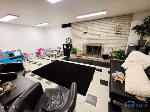 Tiny photo for 1654 Charmaine Drive, Toledo, OH 43614 (MLS # 10005177)