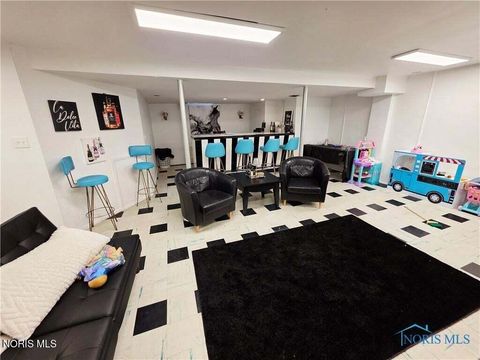 Tiny photo for 1654 Charmaine Drive, Toledo, OH 43614 (MLS # 10005177)