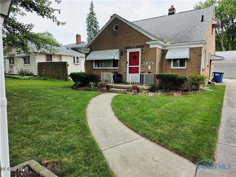 Tiny photo for 1654 Charmaine Drive, Toledo, OH 43614 (MLS # 10005177)