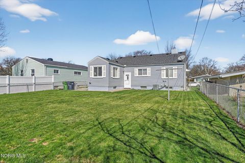 Tiny photo for 640 Northfield Drive, Maumee, OH 43537 (MLS # 10005985)