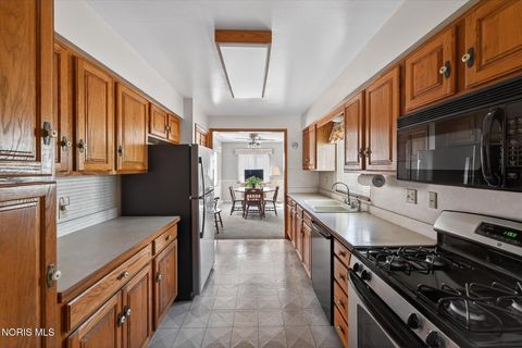 Tiny photo for 640 Northfield Drive, Maumee, OH 43537 (MLS # 10005985)