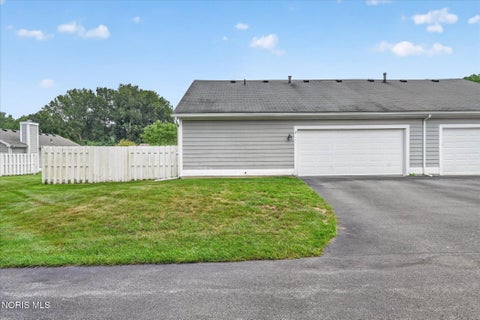 Tiny photo for 2363 Mckivett Drive, Toledo, OH 43615 (MLS # 10012040)