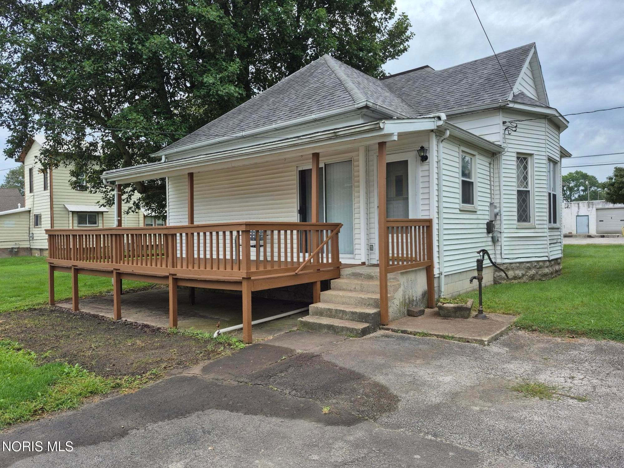 144 W Cooper Street