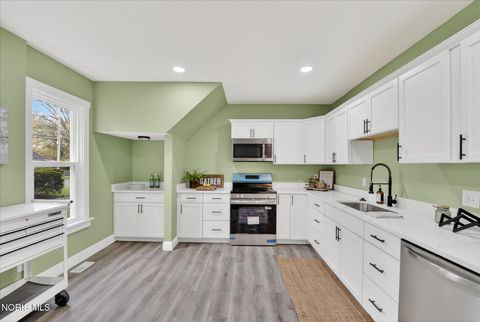 Tiny photo for 1441 Maumee Street, Holland, OH 43528 (MLS # 10007145)