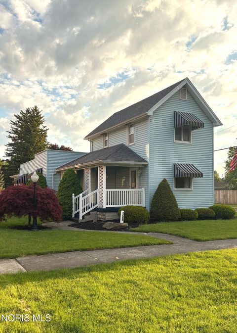 Photo of 156 Elm Street, Fostoria, OH 44830 (MLS # 10007477)