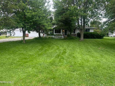 Photo of 11071 W Township Road 112, Fostoria, OH 44830 (MLS # 10010475)