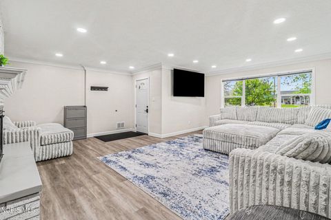 Tiny photo for 2120 Mathews Road, Northwood, OH 43619 (MLS # 10008135)