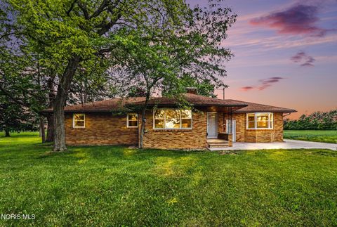 Photo of 2120 Mathews Road, Northwood, OH 43619 (MLS # 10008135)