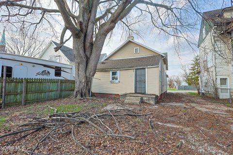 Tiny photo for 1267 Nebraska Avenue, Toledo, OH 43607 (MLS # 10005725)