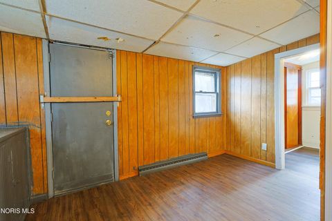 Tiny photo for 1267 Nebraska Avenue, Toledo, OH 43607 (MLS # 10005725)