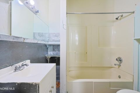 Tiny photo for 1267 Nebraska Avenue, Toledo, OH 43607 (MLS # 10005725)