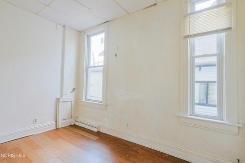 Tiny photo for 1267 Nebraska Avenue, Toledo, OH 43607 (MLS # 10005725)