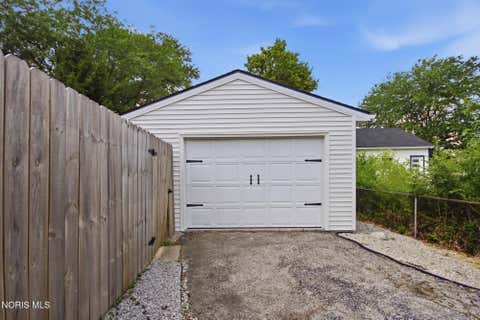 Tiny photo for 941 N Summit Street, Bowling Green, OH 43402 (MLS # 10010090)
