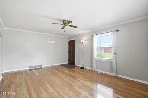 Tiny photo for 941 N Summit Street, Bowling Green, OH 43402 (MLS # 10010090)