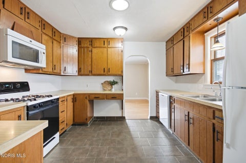 Tiny photo for 941 N Summit Street, Bowling Green, OH 43402 (MLS # 10010090)