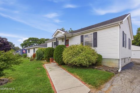 Tiny photo for 941 N Summit Street, Bowling Green, OH 43402 (MLS # 10010090)