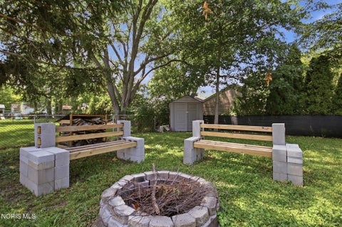 Tiny photo for 941 N Summit Street, Bowling Green, OH 43402 (MLS # 10010090)