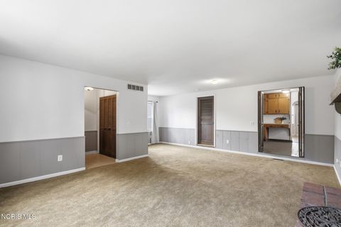 Tiny photo for 941 N Summit Street, Bowling Green, OH 43402 (MLS # 10010090)