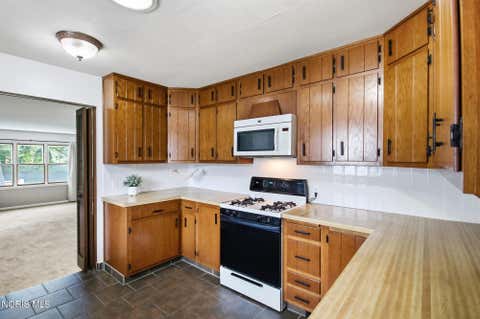 Tiny photo for 941 N Summit Street, Bowling Green, OH 43402 (MLS # 10010090)