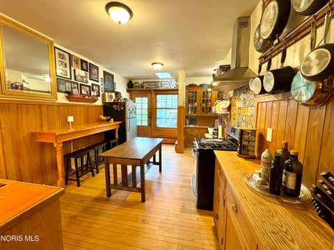 Tiny photo for 2353 Scottwood Avenue # 4, Toledo, OH 43620 (MLS # 10008809)