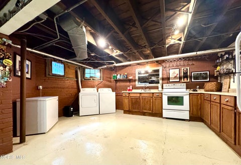 Tiny photo for 2353 Scottwood Avenue # 4, Toledo, OH 43620 (MLS # 10008809)