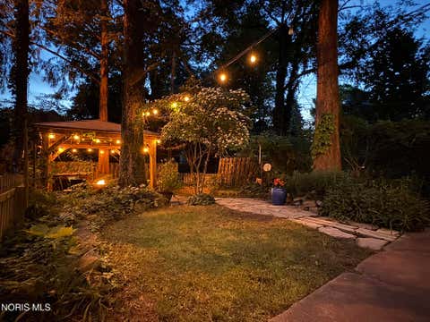Tiny photo for 2353 Scottwood Avenue # 4, Toledo, OH 43620 (MLS # 10008809)