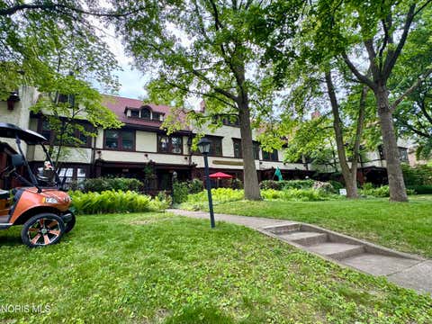 Tiny photo for 2353 Scottwood Avenue # 4, Toledo, OH 43620 (MLS # 10008809)