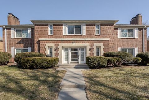 Photo of 3926 Indian Road #Apt 4, Ottawa Hills, OH 43606 (MLS # 10004436)