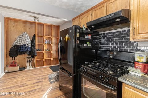 Tiny photo for 3517 Goodrich Avenue, Northwood, OH 43619 (MLS # 10003711)