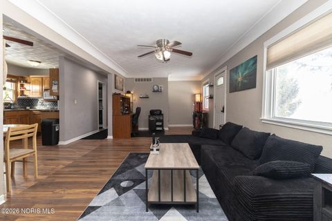 Tiny photo for 3517 Goodrich Avenue, Northwood, OH 43619 (MLS # 10003711)