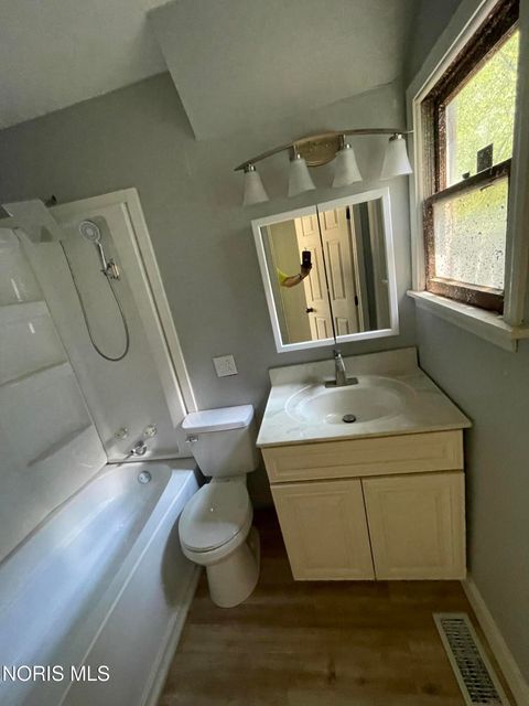Tiny photo for 533 Spencer Street, Toledo, OH 43609 (MLS # 10010366)