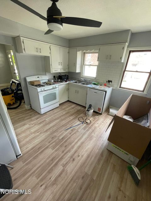 Tiny photo for 533 Spencer Street, Toledo, OH 43609 (MLS # 10010366)