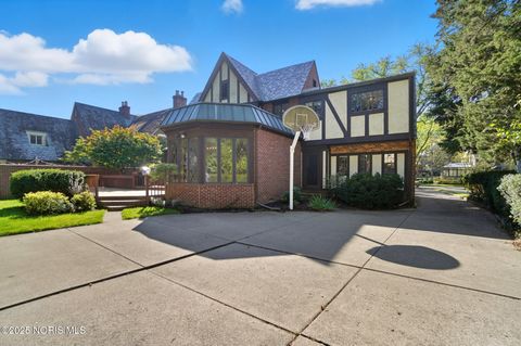 Tiny photo for 3704 Brookside Road, Ottawa Hills, OH 43606 (MLS # 10000140)