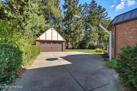 Tiny photo for 3704 Brookside Road, Ottawa Hills, OH 43606 (MLS # 10000140)