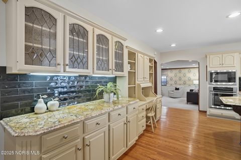 Tiny photo for 3704 Brookside Road, Ottawa Hills, OH 43606 (MLS # 10000140)