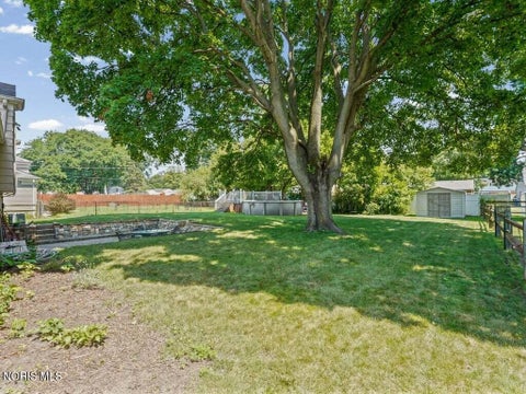 Tiny photo for 1957 Heatherlawn Drive, Toledo, OH 43614 (MLS # 10010644)