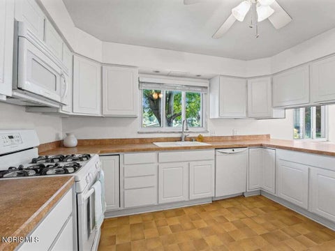 Tiny photo for 1957 Heatherlawn Drive, Toledo, OH 43614 (MLS # 10010644)