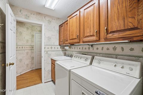 Tiny photo for 2939 Joelle Drive, Toledo, OH 43617 (MLS # 10007486)
