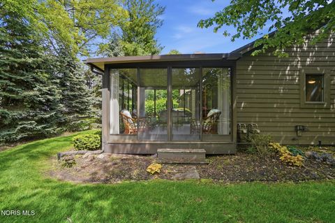 Tiny photo for 2939 Joelle Drive, Toledo, OH 43617 (MLS # 10007486)