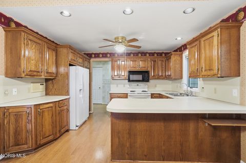 Tiny photo for 2939 Joelle Drive, Toledo, OH 43617 (MLS # 10007486)