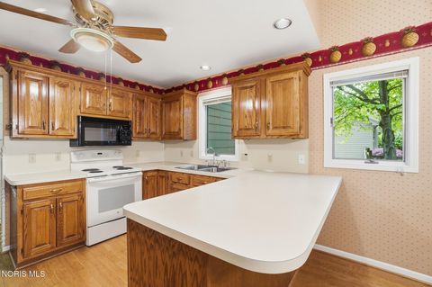 Tiny photo for 2939 Joelle Drive, Toledo, OH 43617 (MLS # 10007486)