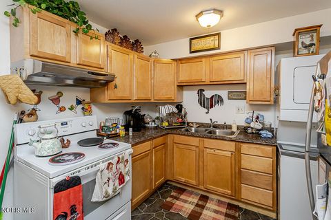 Tiny photo for 3693 Lakepointe Drive, Northwood, OH 43619 (MLS # 10006920)
