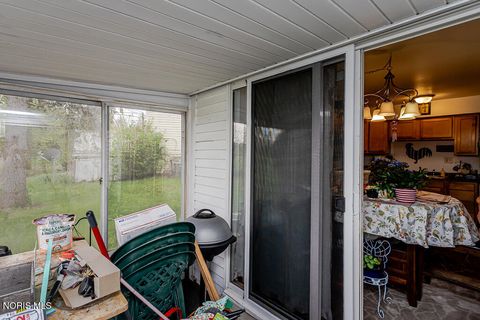Tiny photo for 3693 Lakepointe Drive, Northwood, OH 43619 (MLS # 10006920)