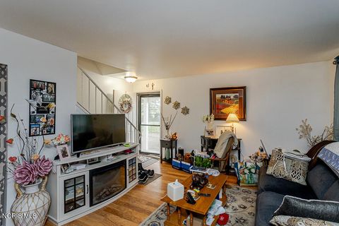 Tiny photo for 3693 Lakepointe Drive, Northwood, OH 43619 (MLS # 10006920)