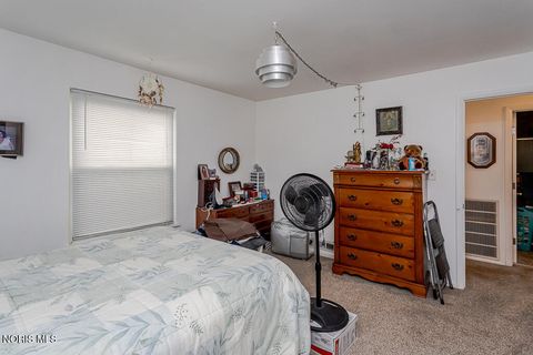Tiny photo for 3693 Lakepointe Drive, Northwood, OH 43619 (MLS # 10006920)