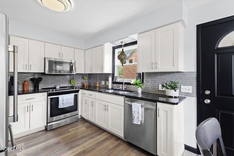 Tiny photo for 548 E Indiana Avenue, Perrysburg, OH 43551 (MLS # 10007557)