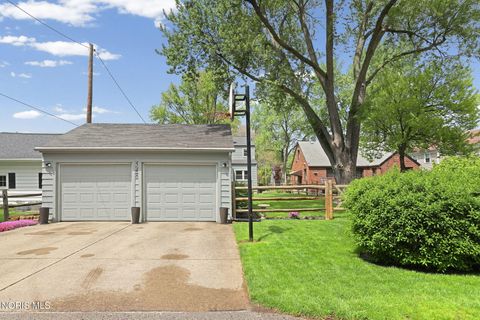 Tiny photo for 548 E Indiana Avenue, Perrysburg, OH 43551 (MLS # 10007557)